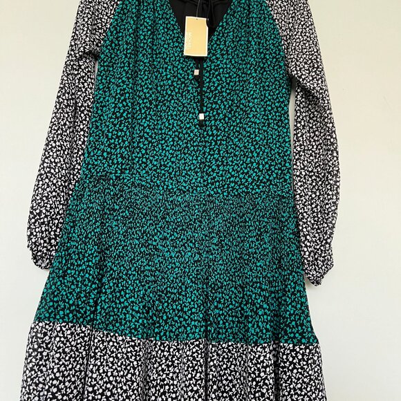 MK  size Small brand new  printed long sleeves mini dress - Picture 5 of 9